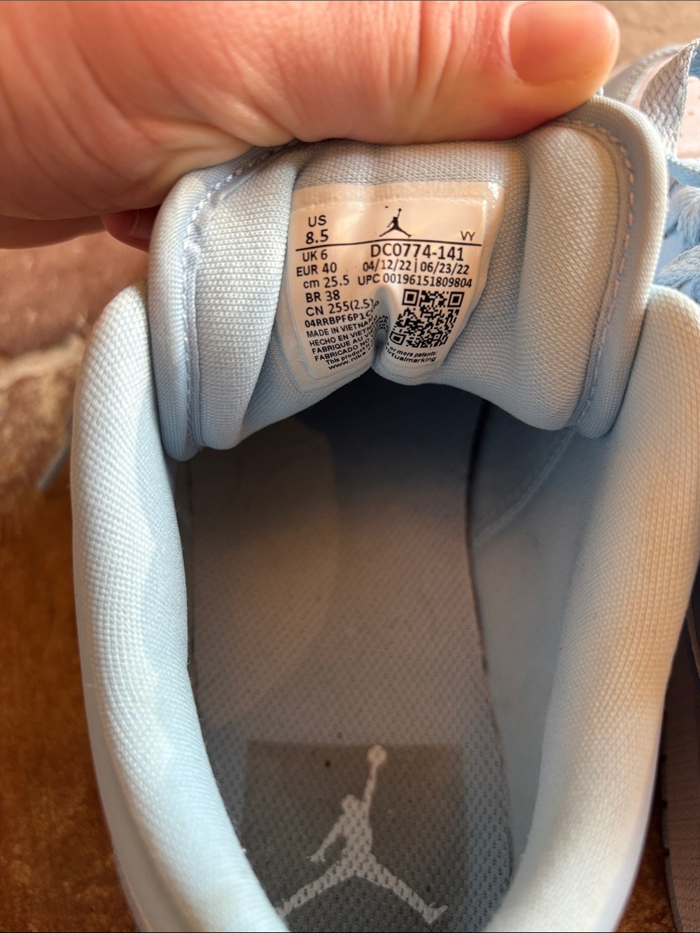 Nike AIR JORDAN 1 LOW Women’s in "Ice Blue" - Picture 5 of 11